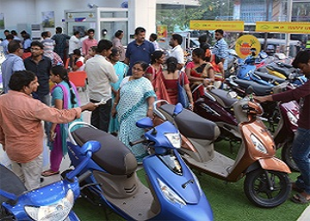 BS-III Vehicles Worth Rs.5,633 Crore Stuck in the Yards of Auto Makers